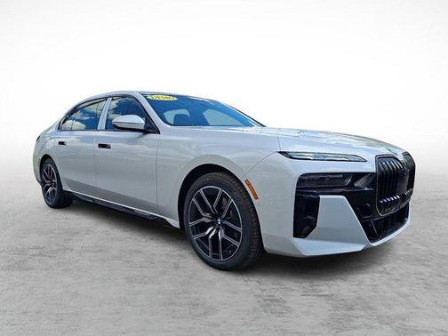 Mineral White Metallic 2026 BMW 760 xDrive