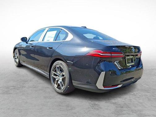 Black Sapphire Metallic 2026 BMW 530 xDrive