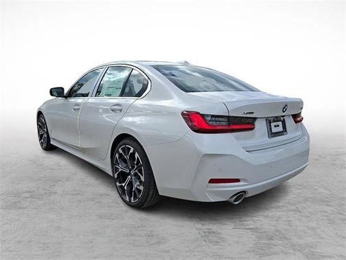 2025 BMW 330 i xDrive