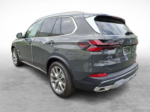 Dravit Grey Metallic 2026 BMW X5 PHEV xDrive50e