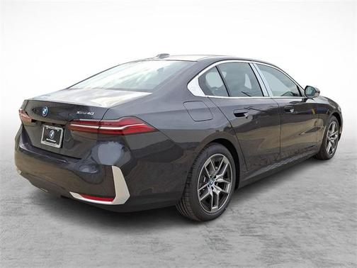 2025 BMW i5 xDrive40