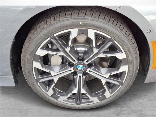 2026 BMW 330 i xDrive