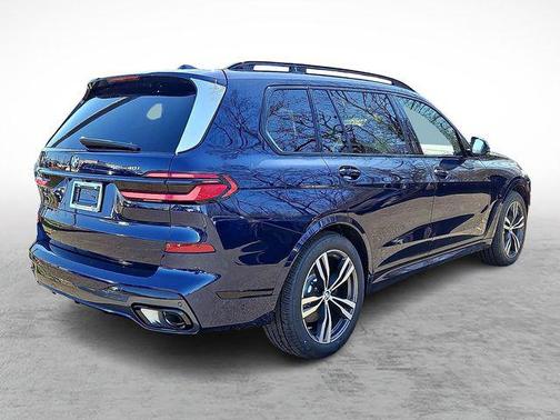 Tanzanite Blue II Metallic 2026 BMW X7 xDrive40i