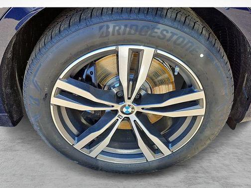 Tanzanite Blue II Metallic 2026 BMW X7 xDrive40i