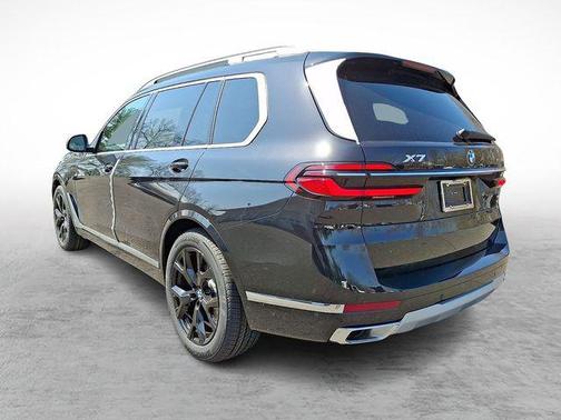 Black Sapphire Metallic 2026 BMW X7 xDrive40i