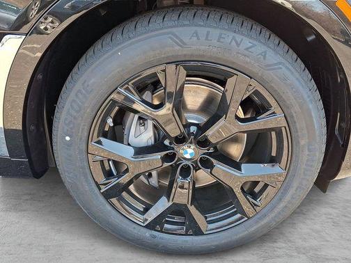 Black Sapphire Metallic 2026 BMW X7 xDrive40i