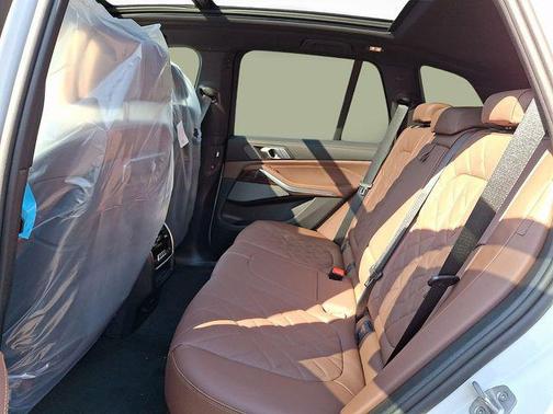 Mineral White Metallic 2026 BMW X5 PHEV xDrive50e