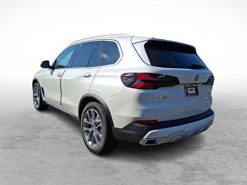 Mineral White Metallic 2026 BMW X5 PHEV xDrive50e
