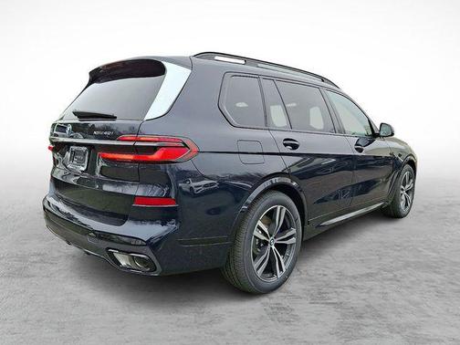 Carbon Black Metallic 2026 BMW X7 xDrive40i