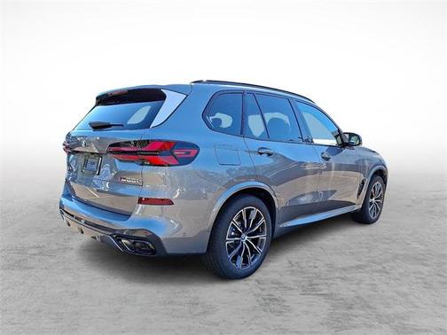 2026 BMW X5 M60i