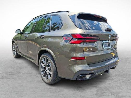 Manhattan Green Metallic 2026 BMW X5 xDrive40i