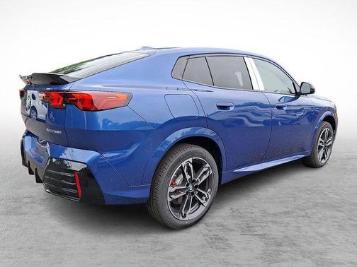 Portimao Blue Metallic 2026 BMW X2 xDrive28i
