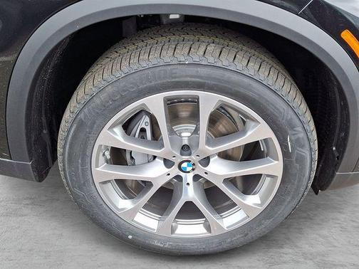 Black Sapphire Metallic 2026 BMW X5 xDrive40i