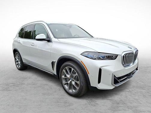 Mineral White Metallic 2026 BMW X5 PHEV xDrive50e