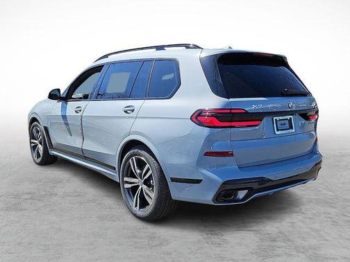Brooklyn Grey Metallic 2026 BMW X7 xDrive40i