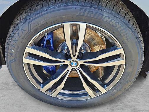 Brooklyn Grey Metallic 2026 BMW X7 xDrive40i