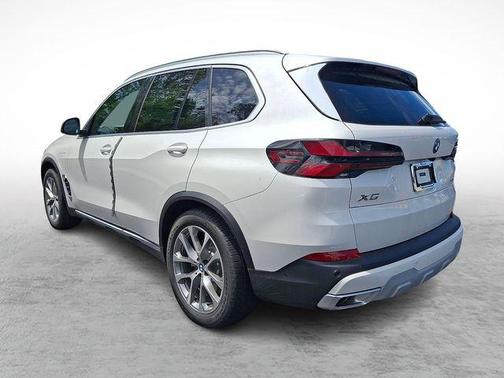 Mineral White Metallic 2026 BMW X5 PHEV xDrive50e