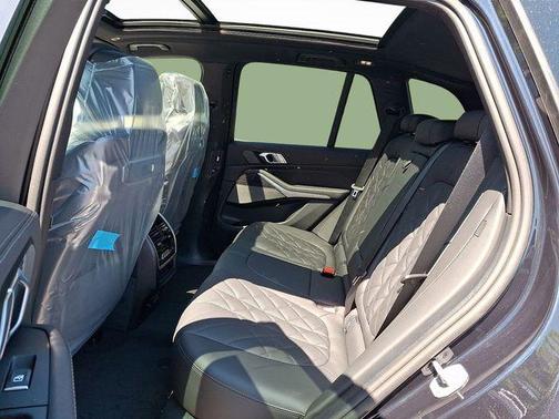 Carbon Black Metallic 2026 BMW X5 xDrive40i
