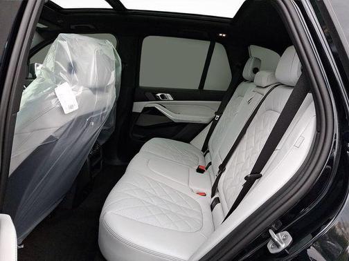 Carbon Black Metallic 2026 BMW X5 xDrive40i