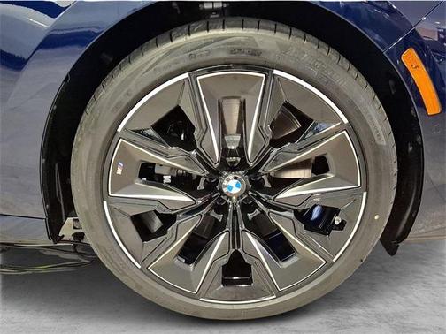 2025 BMW 760 i xDrive