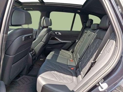 Carbon Black Metallic 2026 BMW X5 xDrive40i