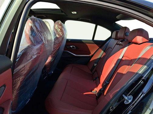 2026 BMW 330 i xDrive