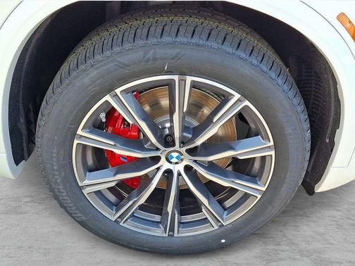 Mineral White Metallic 2026 BMW X5 xDrive40i
