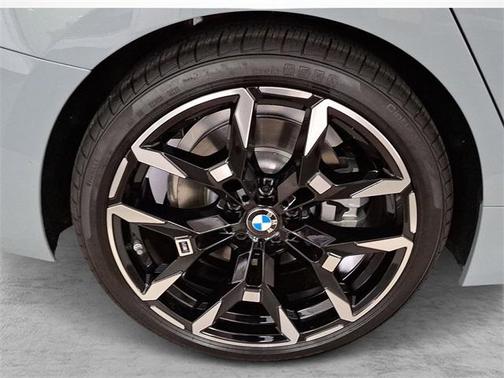 2026 BMW 330 i xDrive