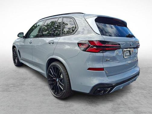 Brooklyn Grey Metallic 2026 BMW X5 M60i