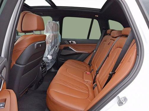 Mineral White Metallic 2026 BMW X5 PHEV xDrive50e