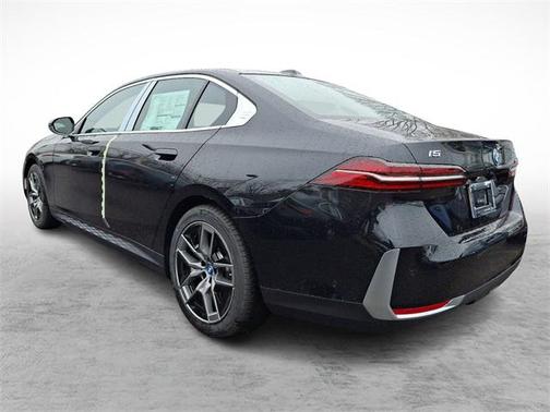 2025 BMW i5 xDrive40