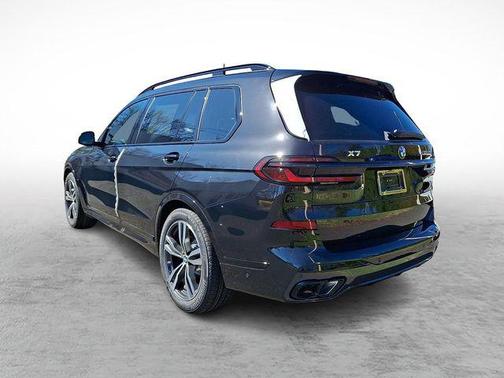 Black Sapphire Metallic 2026 BMW X7 M60i