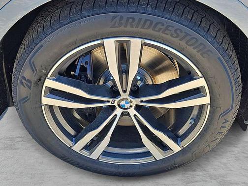 Brooklyn Grey Metallic 2026 BMW X7 xDrive40i