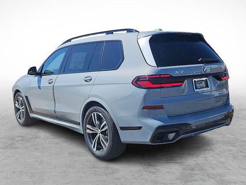 Brooklyn Grey Metallic 2026 BMW X7 xDrive40i