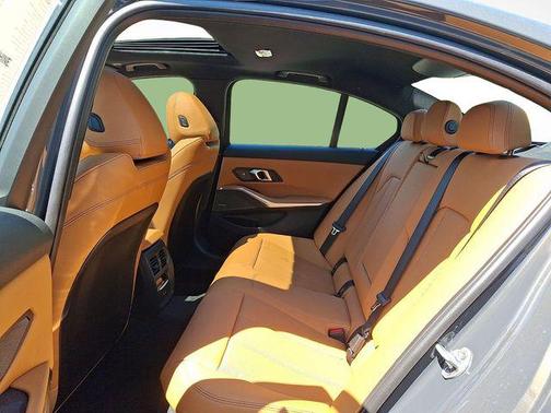 Dravit Grey Metallic 2026 BMW 330 xDrive NA