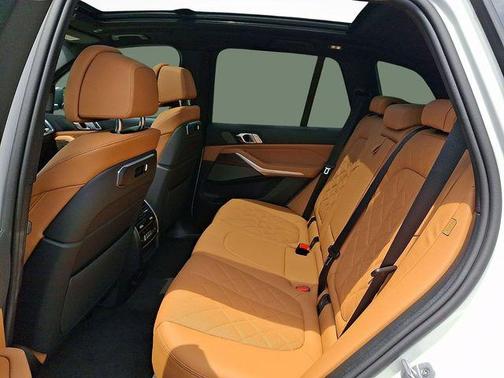 Mineral White Metallic 2026 BMW X5 xDrive40i
