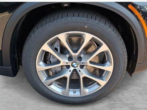 Black Sapphire Metallic 2026 BMW X5 PHEV xDrive50e