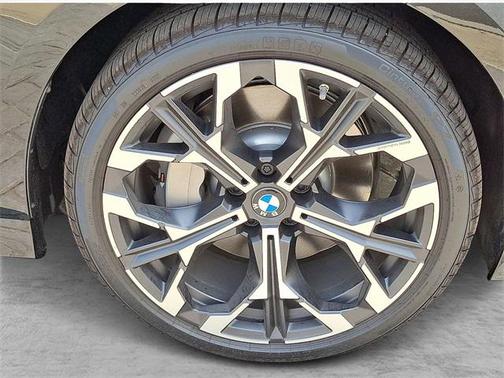2025 BMW 330 i xDrive