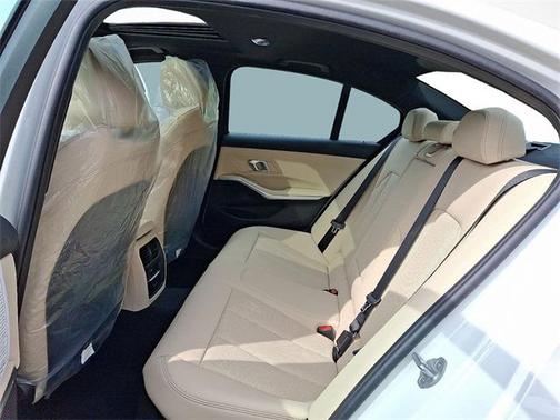 2025 BMW 330 i xDrive