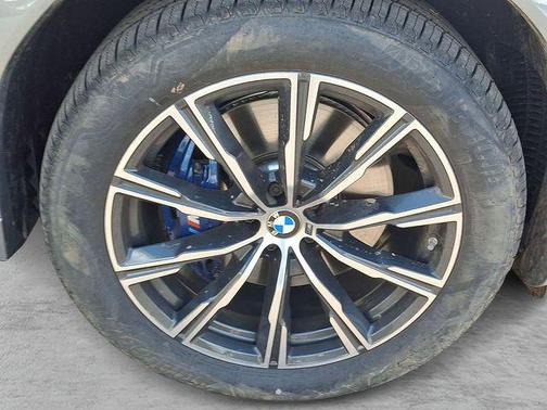 Skyscraper Grey Metallic 2026 BMW X6 xDrive40i