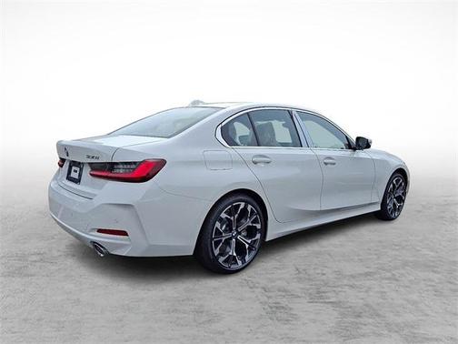 2025 BMW 330 i xDrive