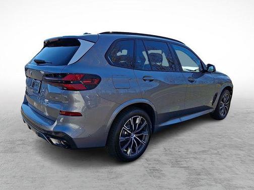 Skyscraper Grey Metallic 2026 BMW X5 xDrive40i