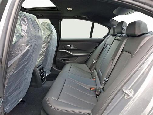 2025 BMW 330 i xDrive