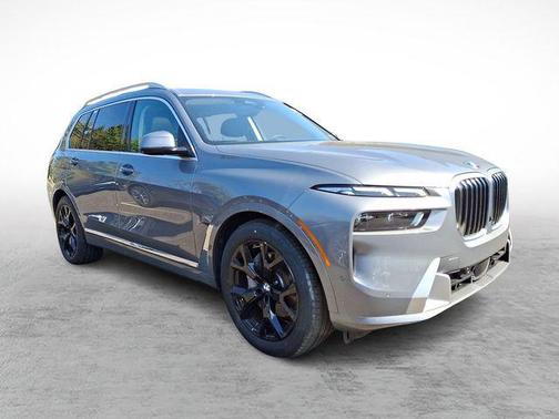 Skyscraper Grey Metallic 2026 BMW X7 xDrive40i