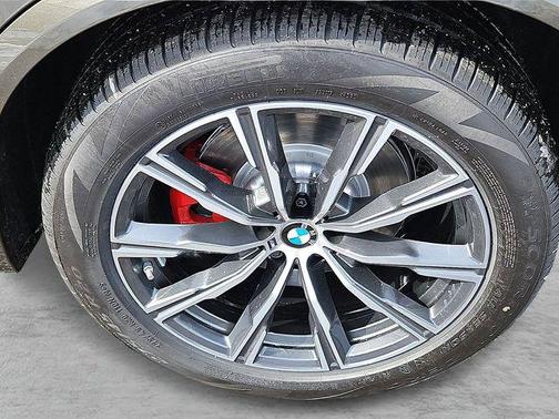 Manhattan Green Metallic 2026 BMW X5 xDrive40i