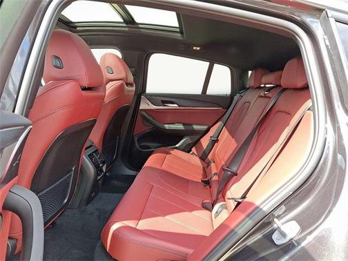 2025 BMW X4 xDrive30i