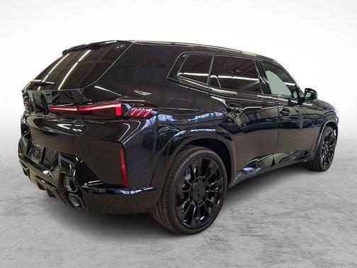 Black Sapphire Metallic 2026 BMW XM Label