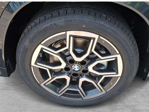 Black Sapphire Metallic 2026 BMW X1 xDrive28i
