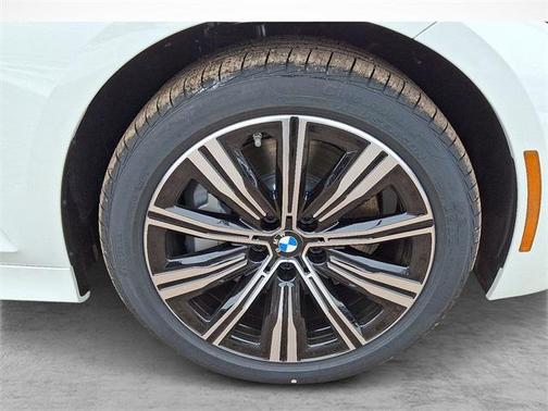 2026 BMW 330 i xDrive