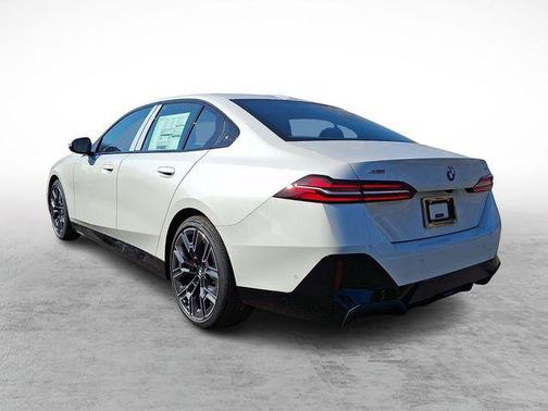 Mineral White Metallic 2026 BMW 530 i xDrive